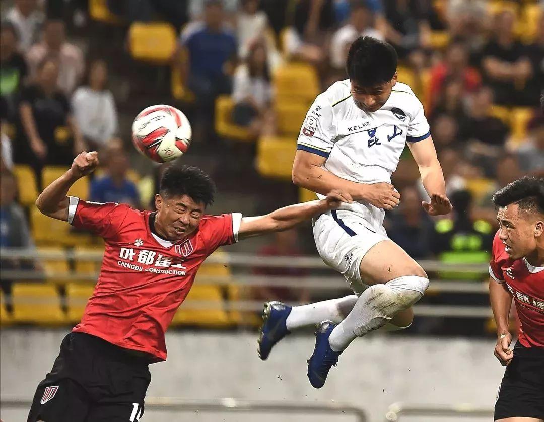 Kaiyun-赛后夏洛特黄蜂伤情更新：中超节点到来，话题不断，更衣室氛围转暖(新奥尔良黄蜂和夏洛特黄蜂)